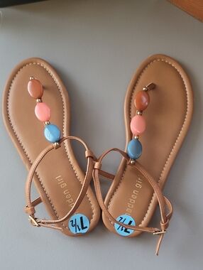 Nwot Madden Girl Pebble Boho Gemstone Thong Sandals 7.5